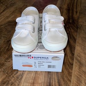 BRAND NEW- Superga white classic sneakers